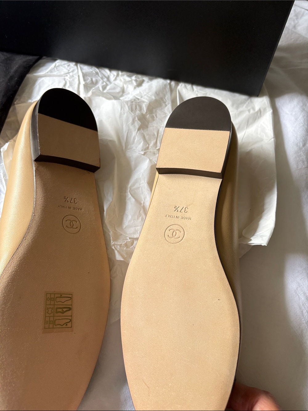CHANEL Beige and Black Cap-Toe Leather Ballet Flats - Picture 3 of 5